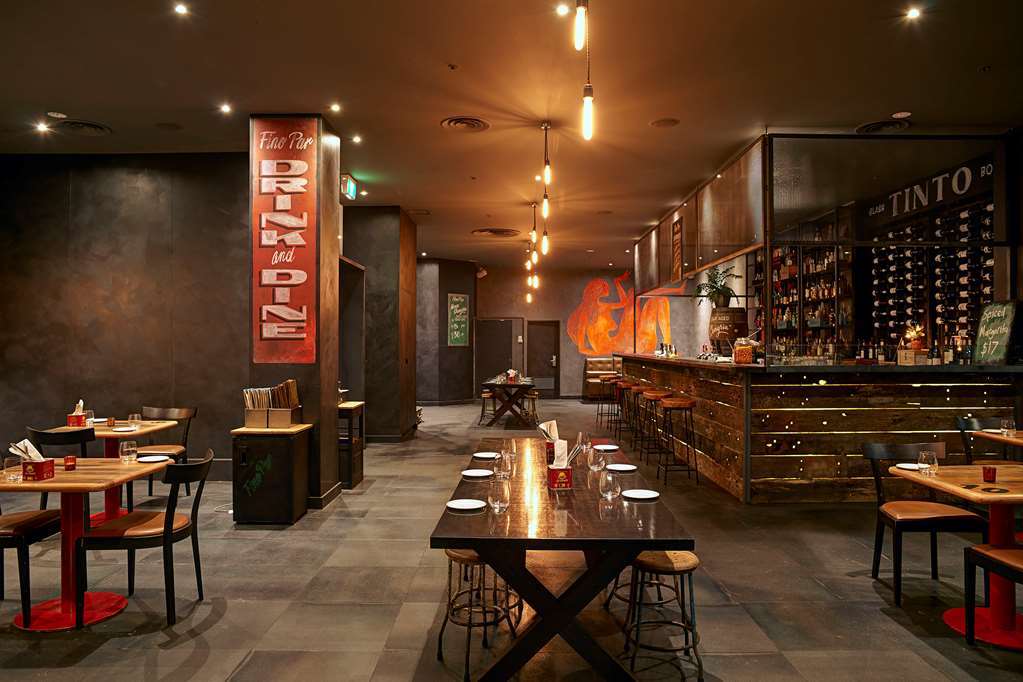 Vibe Hotel Sydney Restaurant photo