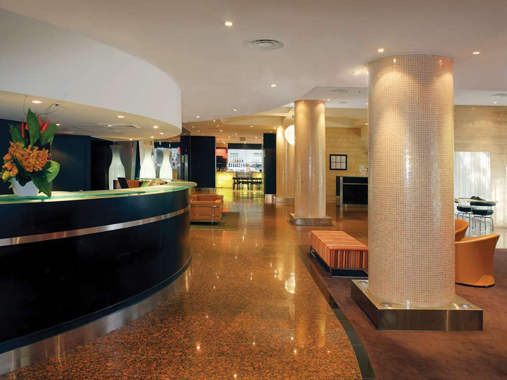 Vibe Hotel Sydney Interior photo